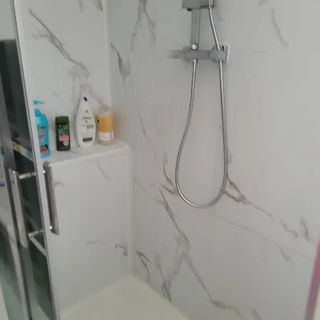 Les Hirondelles A 5 Mn De L' Aeroport