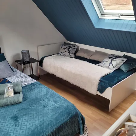 Les Hirondelles A 5 Mn De L' Aeroport 民宿