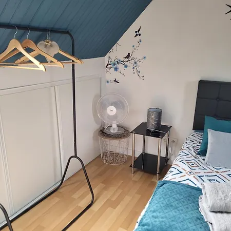 民宿 Les Hirondelles A 5 Mn De L' Aeroport *